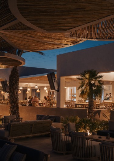 Crios beach bar in Paros